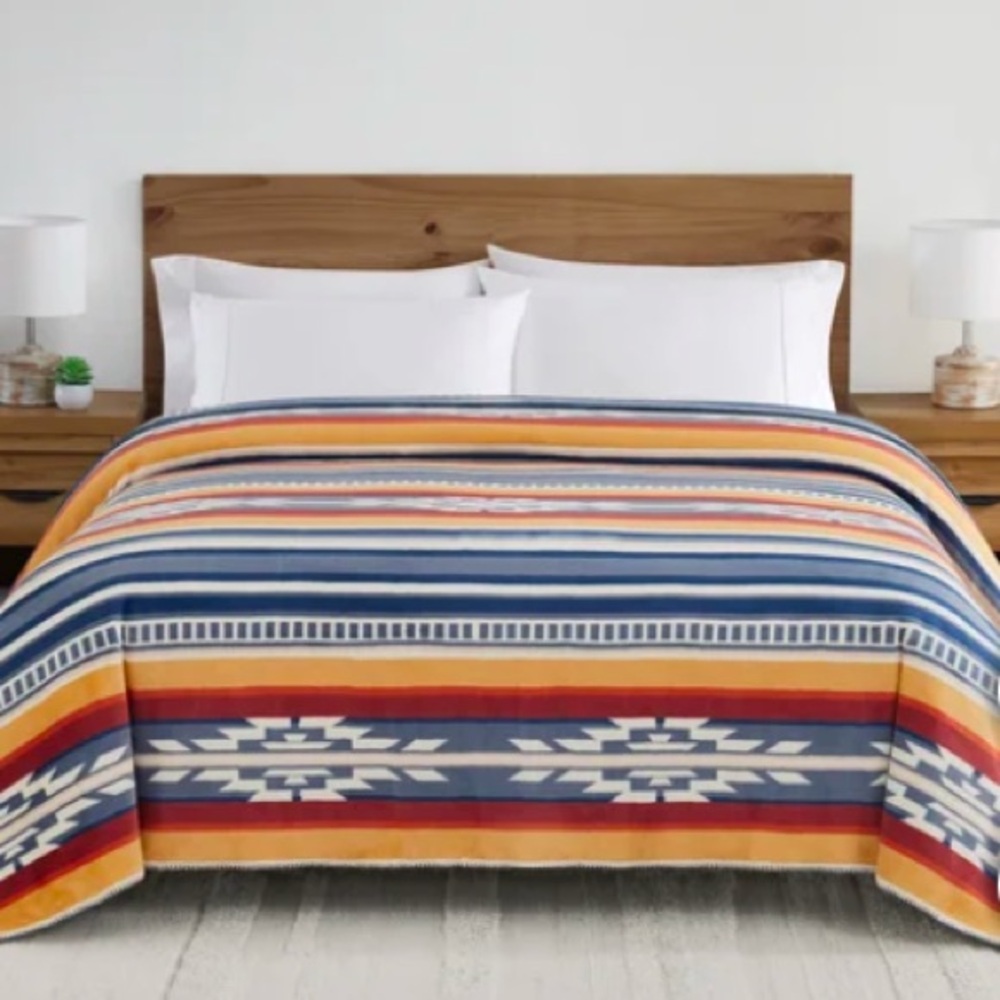 💖🌸Pendleton Plush Blanket, Saltillo Stripe